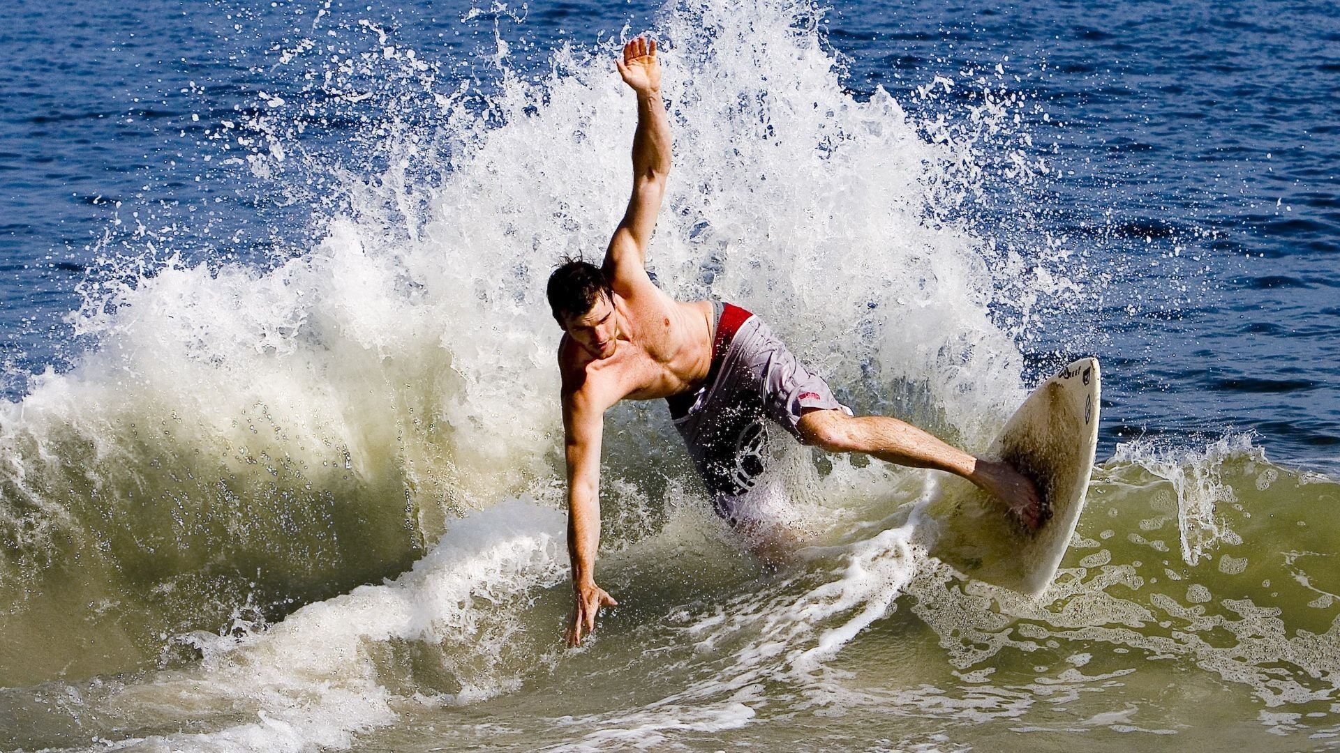 2024季后赛：勇士在关键战中库里的“远距离火箭”成功逆转！，勇士提前续约库里